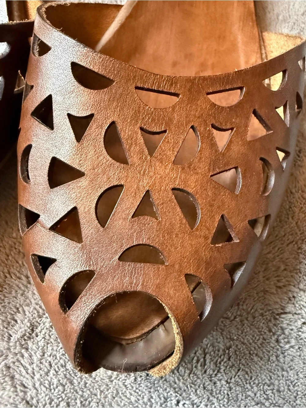 Sundance Brown Laser-Cut Peep-Toe flat Ankle Strap Sandals. 40 made in Italy. - Picture 15 of 16